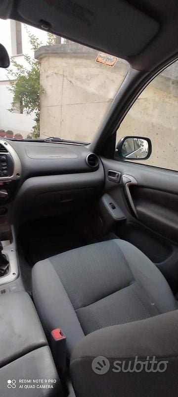 Usata Toyota RAV4 116 CV (85 kW) 2002 Grigio SUV