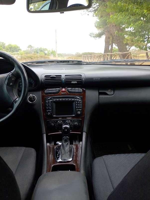 Usata Mercedes C220 Elegance 143 CV (105 kW) 2001 Blu/azzurro Berlina