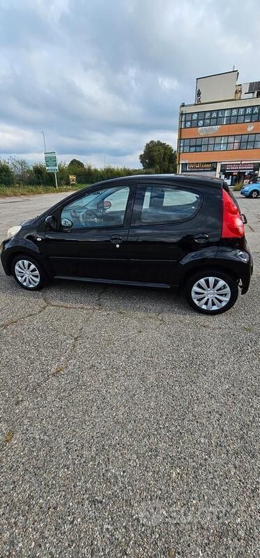 Usata Peugeot 107 68 CV (50 kW) 2009 Nero Utilitaria
