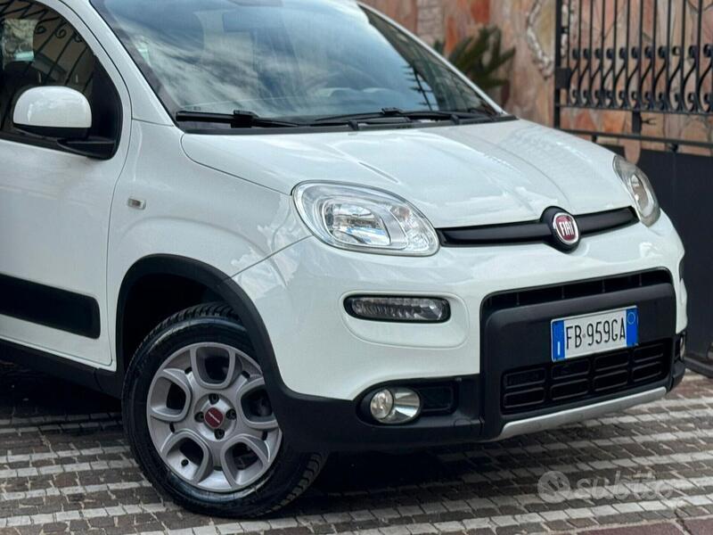 Usato 2015 Fiat Panda 4x4 1.2 Diesel 95 CV (8.990 €)