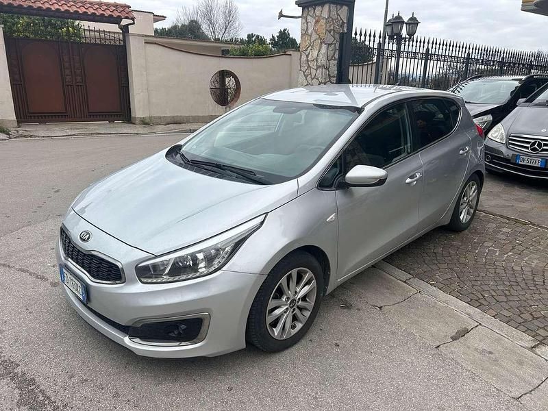 Usata Kia Ceed GT GT-Line 110 CV (80 kW) 2016 Argento Berlina