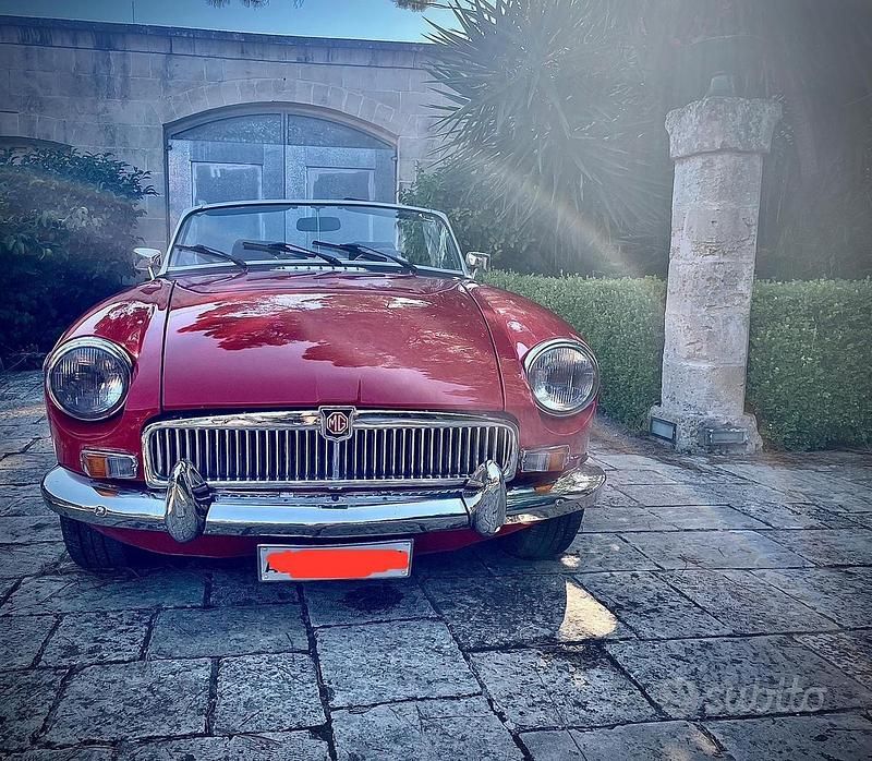 Usata MG B 2018 Rosso Cabrio
