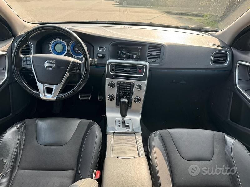 Usata Volvo V60 R-Design 163 CV (119 kW) 2012 Grigio Station wagon