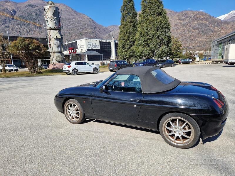 Usata Fiat Barchetta 131 CV (96 kW) 2004 Nero Cabrio