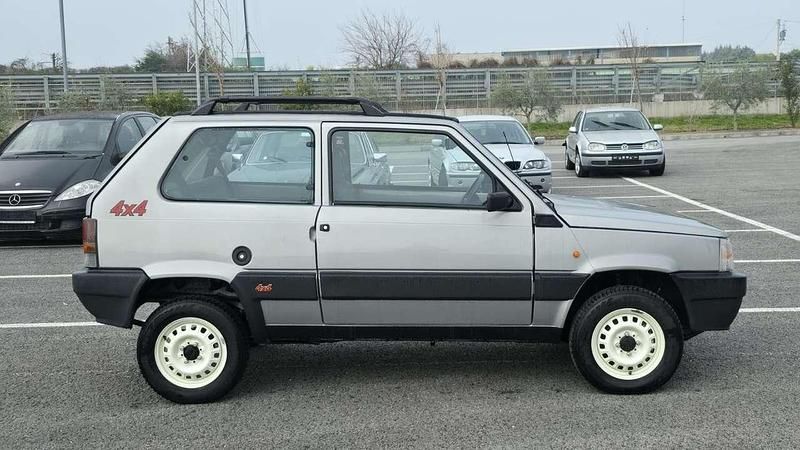 Usata Fiat 750 34 CV (25 kW) 1988 Argento Berlina