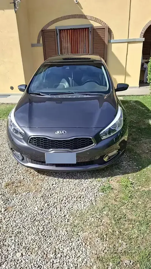 Usata Kia Ceed 128 CV (94 kW) 2012 Nero Utilitaria