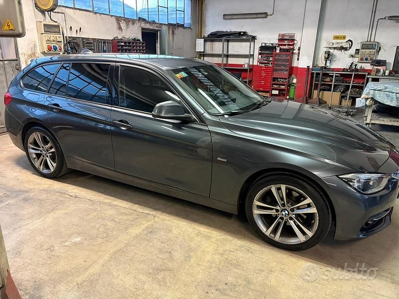 Grigio Usata 2017 BMW 320 Sport Line Station wagon | 12.000 € (Buon prezzo) - Immagine 1/4
