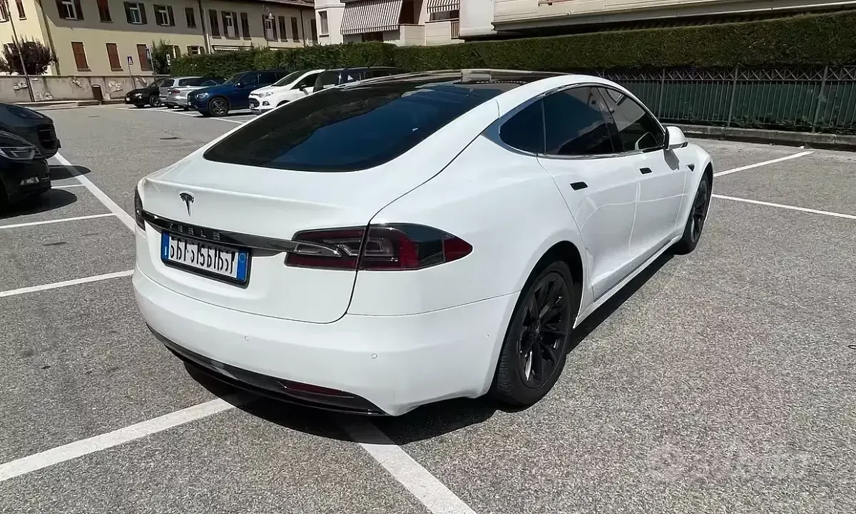 Usata Tesla Model S 89 kW (122 CV) 2018 Bianco Utilitaria