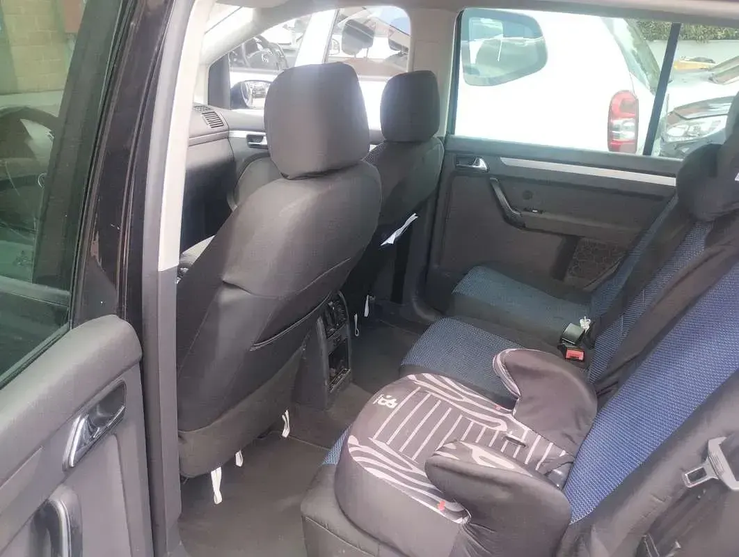 Usata VW Touran 140 CV (102 kW) 2004 Nero Monovolume