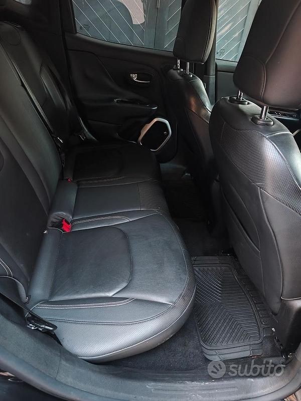Usata Jeep Renegade Limited 140 CV (102 kW) 2015 Nero SUV