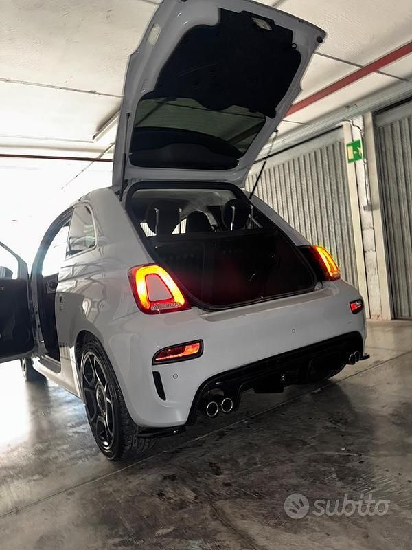 Usata Abarth 595 Pista 165 CV (121 kW) 2020 Grigio Utilitaria
