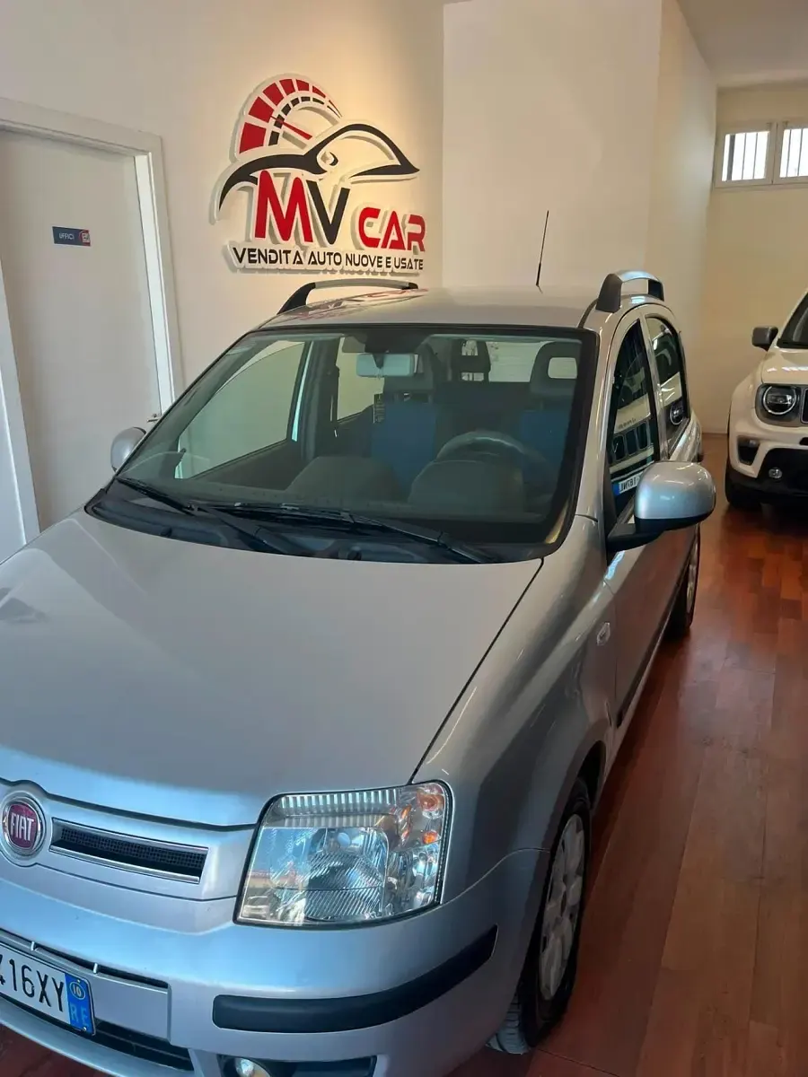 Usata Fiat Panda Emotion 69 CV (50 kW) 2010 Argento Utilitaria