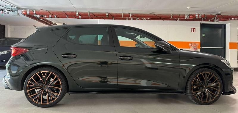 Usata Cupra Leon 245 CV (180 kW) 2022 Nero Utilitaria