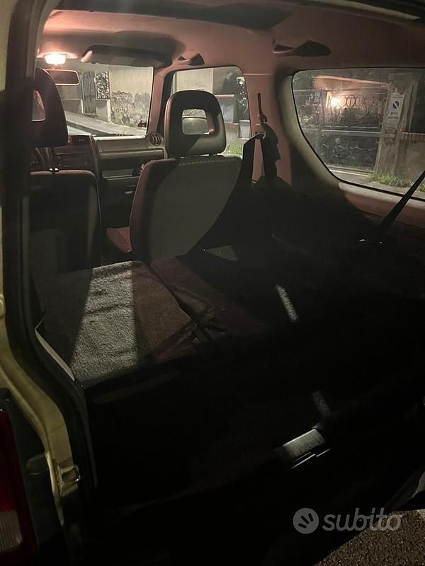 Usata Suzuki Jimny 90 CV (66 kW) 2011 Verde SUV