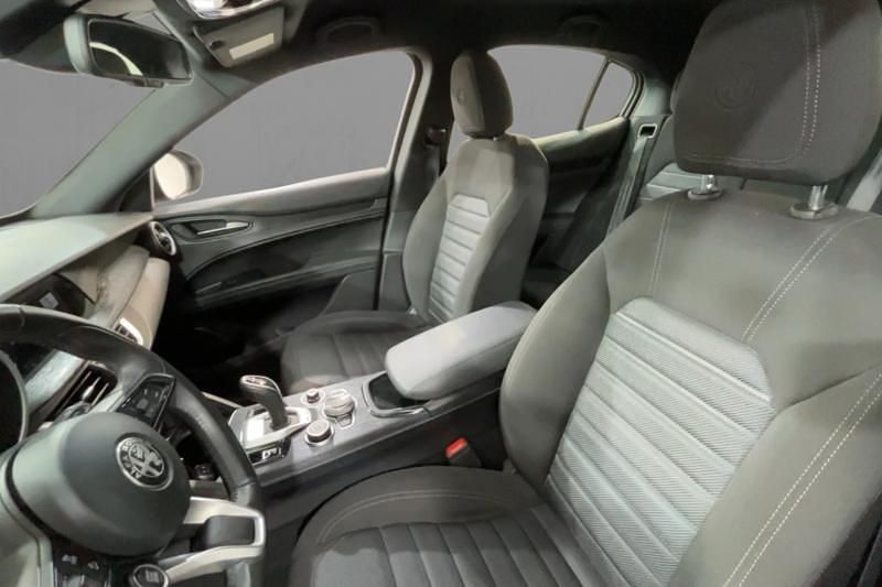 Usata Alfa Romeo Stelvio Super 210 CV (154 kW) 2023 Grigio metallizzato SUV