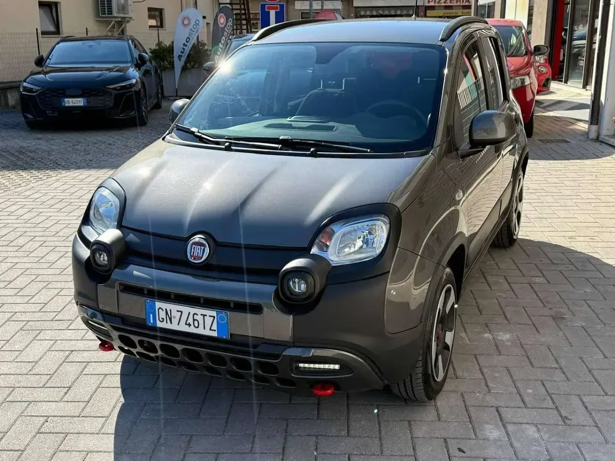 Usata Fiat Panda Cross Cross 69 CV (50 kW) 2023 Grigio Utilitaria