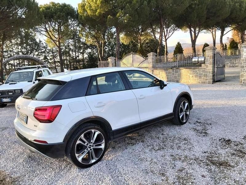 Usata Audi Q2 Design 116 CV (85 kW) 2018 Bianco SUV