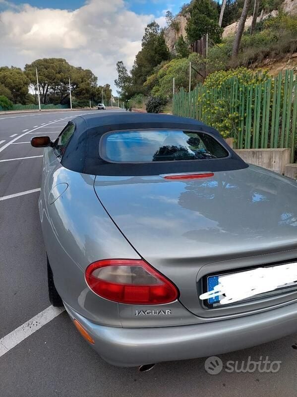 Usata Jaguar XK8 284 CV (208 kW) 1998 Argento Cabrio