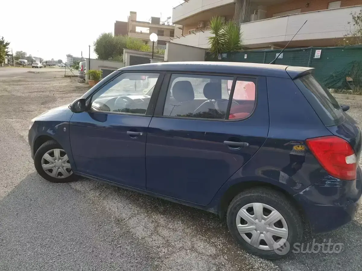 Usata Skoda Fabia 60 CV (44 kW) 2010 Bluazzurro Berlina