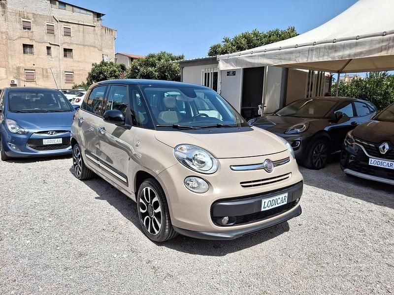 Beige Usata 2013 Fiat 500L Lounge Monovolume | 8900 € (Buon prezzo) - Immagine 1/4