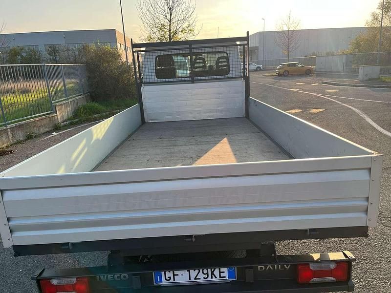Usata Iveco Daily 136 CV (100 kW) 2021 Bianco Furgone