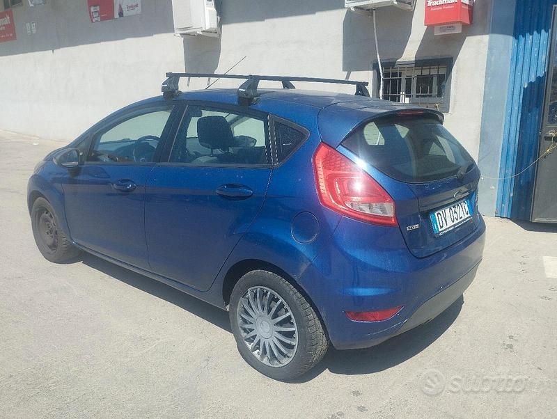 Usata Ford Fiesta 2002 Blu Utilitaria