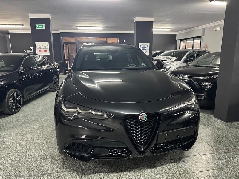 Usata Alfa Romeo Stelvio Sprint 160 CV (117 kW) 2024 Nero SUV