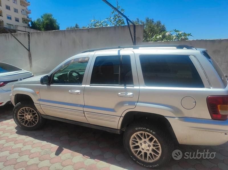 Usata Jeep Grand Cherokee 163 CV (119 kW) 2003 Grigio SUV