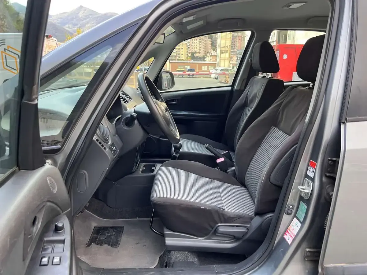 Usata Fiat Sedici Emotion 107 CV (78 kW) 2007 Grigio SUV