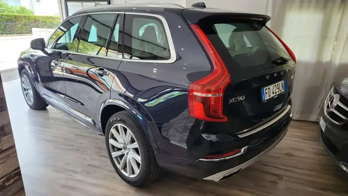 Begagnad Volvo XC90 Inscription 235 HK (172 kW) 2016 Blå SUV