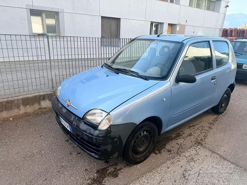 Usata Fiat 600 54 CV (39 kW) 2009 Blu Utilitaria