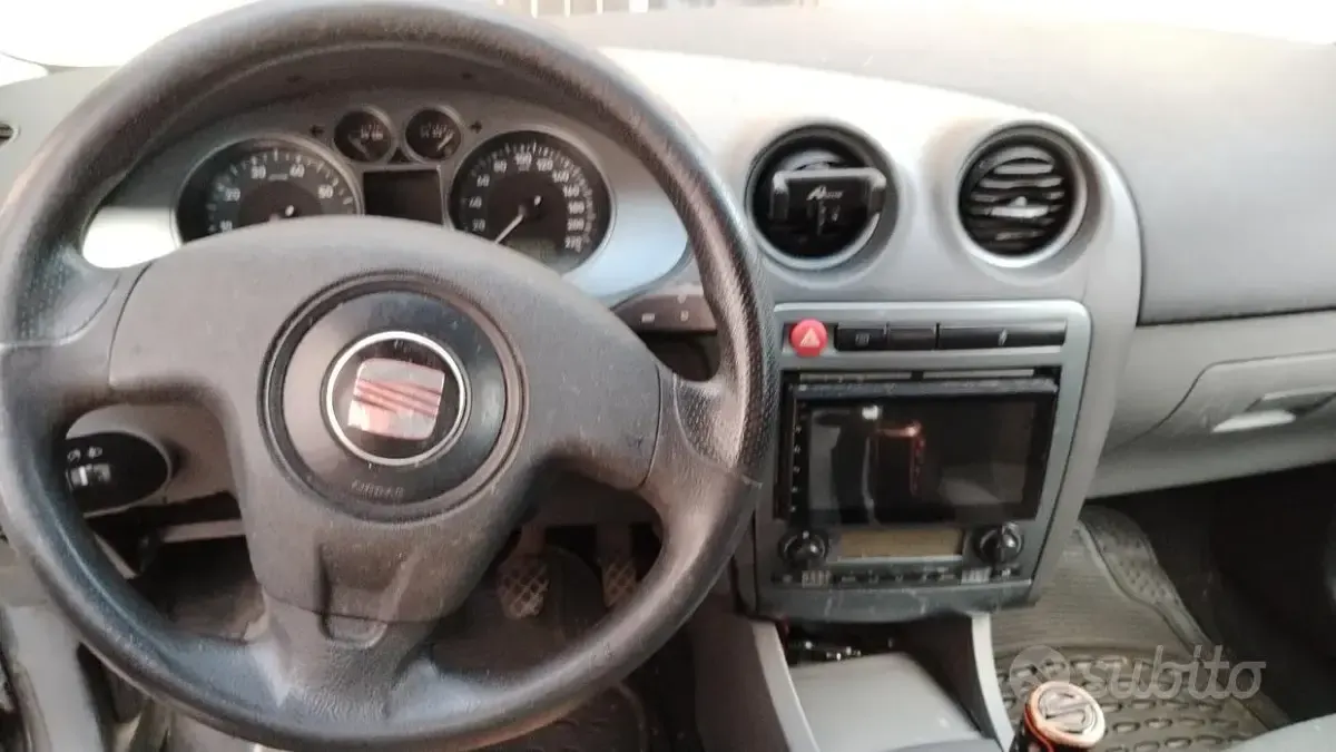 Usata Seat Ibiza 75 CV (55 kW) 2006 Nero Utilitaria