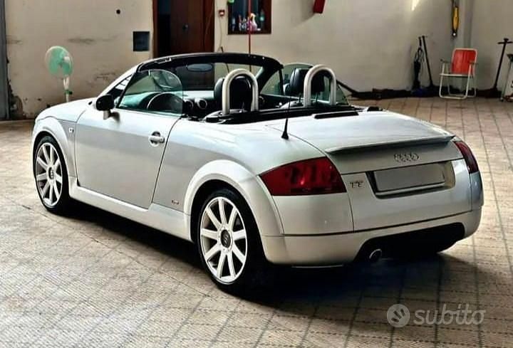 Usata Audi TT Roadster S-Line 180 CV (132 kW) 2003 Grigio Cabrio