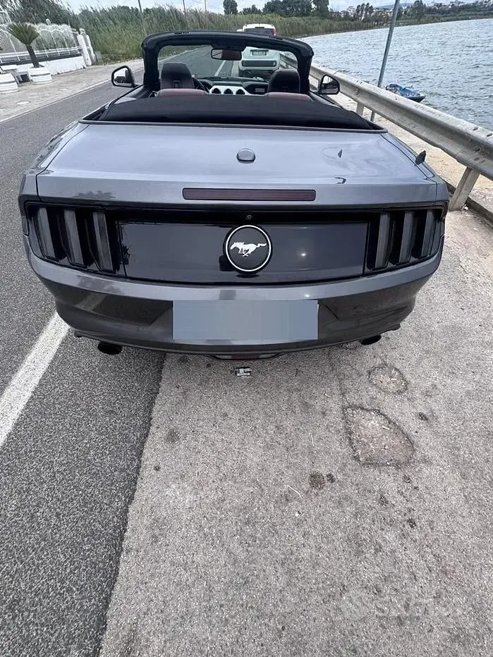 Usata Ford Mustang 317 CV (233 kW) 2017 Grigio Cabrio