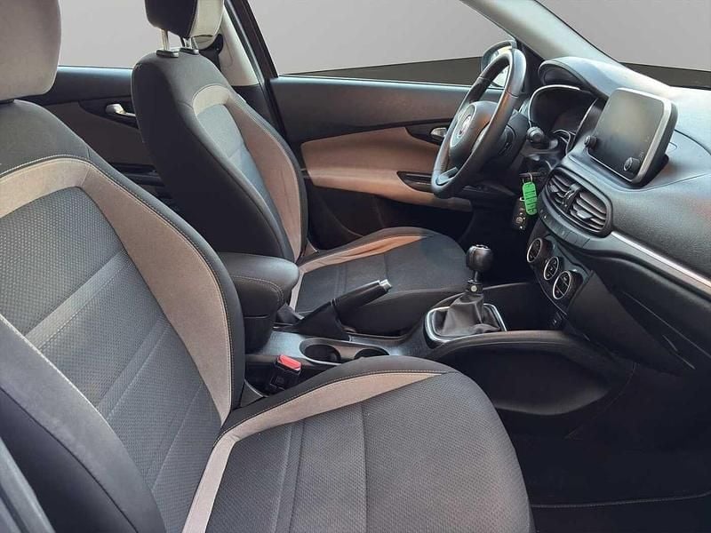 Usata Fiat Tipo Easy 120 CV (88 kW) 2018 Marrone Berlina