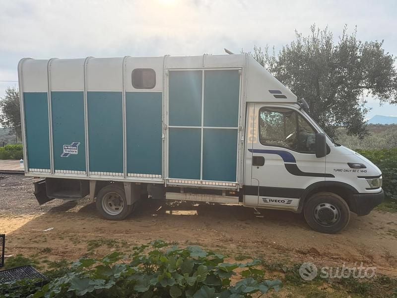 Usata Iveco Daily 145 CV (106 kW) 2008 Bianco Berlina