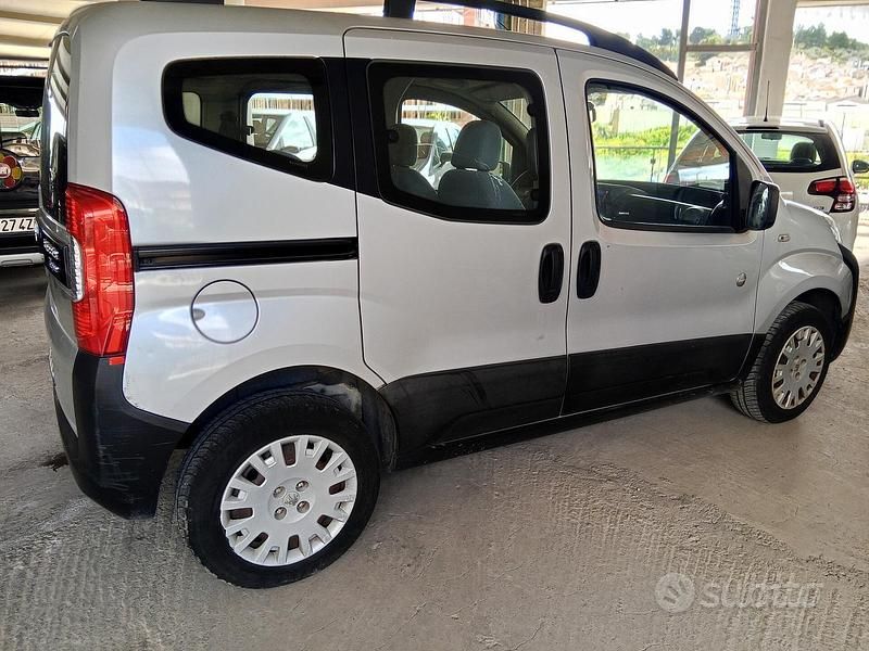 Usata Peugeot Bipper Outdoor 75 CV (55 kW) 2010 Grigio Monovolume