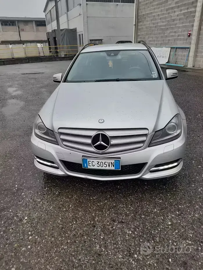 Usata Mercedes C200 Avantgarde 136 CV (100 kW) 2011 Grigio Berlina