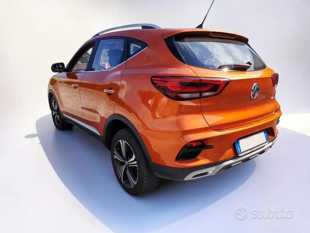 Usata MG ZS Comfort 106 CV (77 kW) 2022 Orange metallizzato SUV
