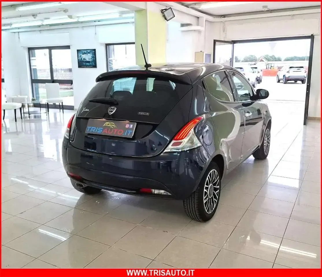 Usata Lancia Ypsilon 71 CV (52 kW) 2020 Blu Utilitaria