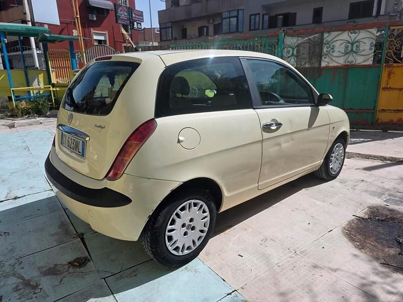 Usata Lancia Ypsilon 69 CV (50 kW) 2006 Beige Utilitaria