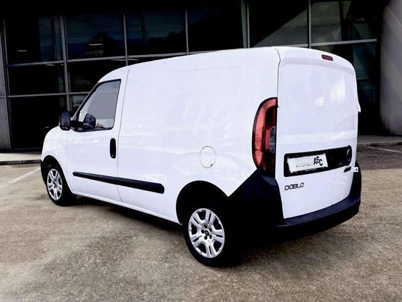 Usata Fiat Doblò 90 CV (66 kW) 2015 Bianco Monovolume
