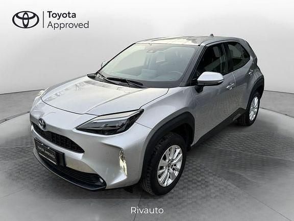 Usata Toyota Yaris Cross Active 116 CV (85 kW) 2022 Argento SUV