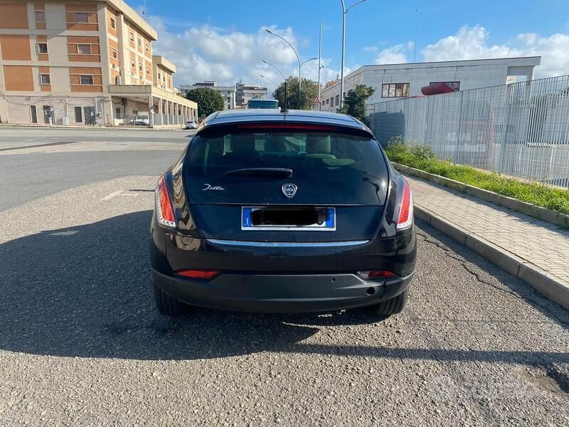 Usata Lancia Delta Gold 120 CV (88 kW) 2011 Nero Utilitaria