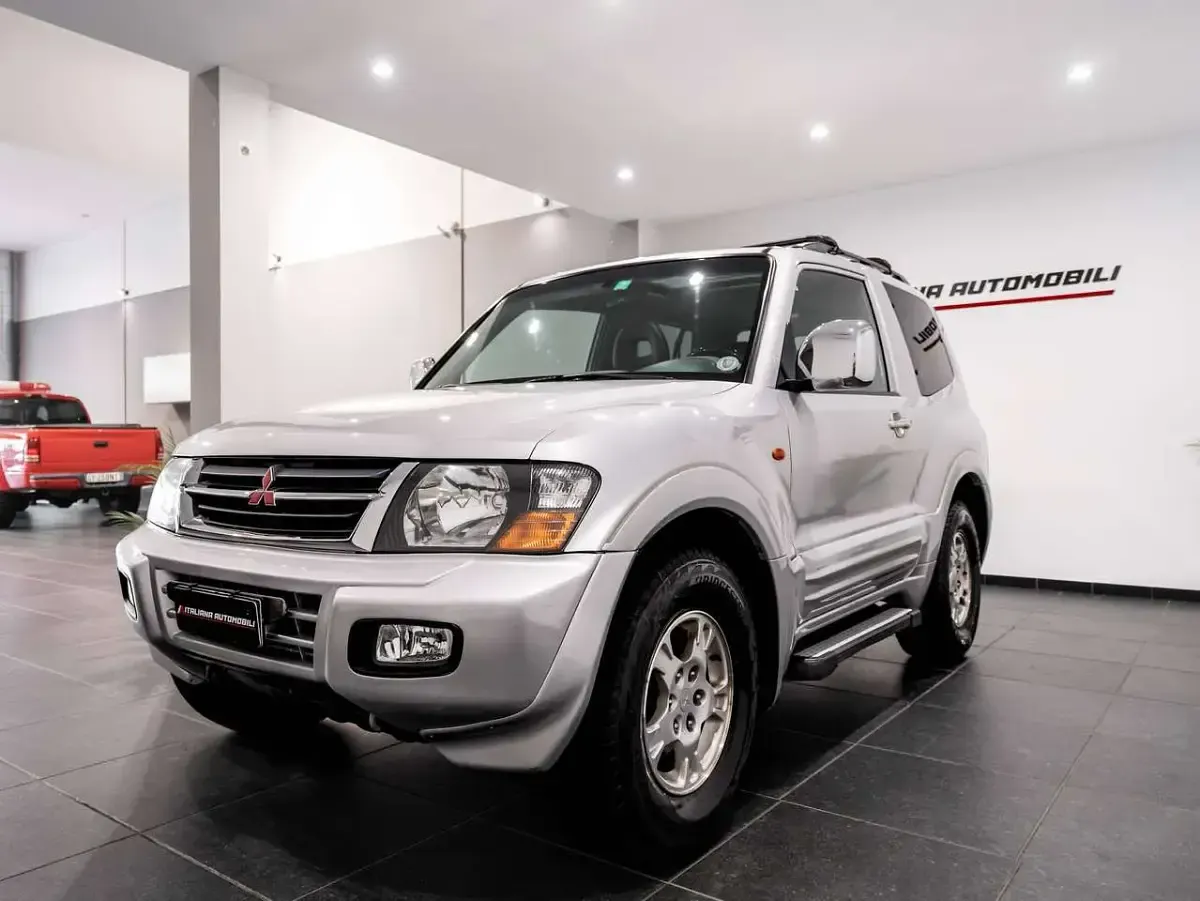 Usata Mitsubishi Pajero 160 CV (117 kW) 2003 Argento SUV