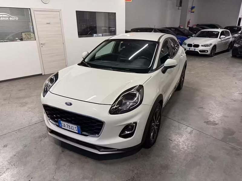 Usata Ford Puma Titanium 125 CV (91 kW) 2020 Beige SUV