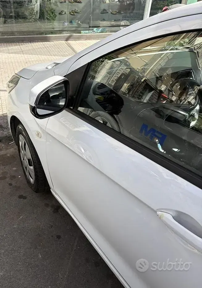 Usata Opel Karl 75 CV (55 kW) 2016 Bianco Utilitaria