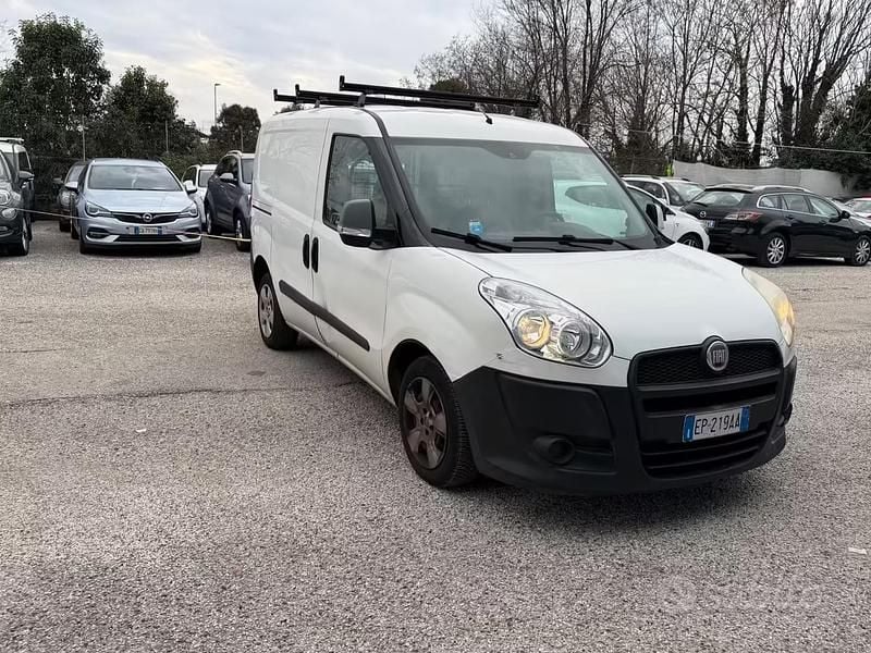 Usata Fiat Doblò Emotion 104 CV (76 kW) 2012 Bianco Monovolume