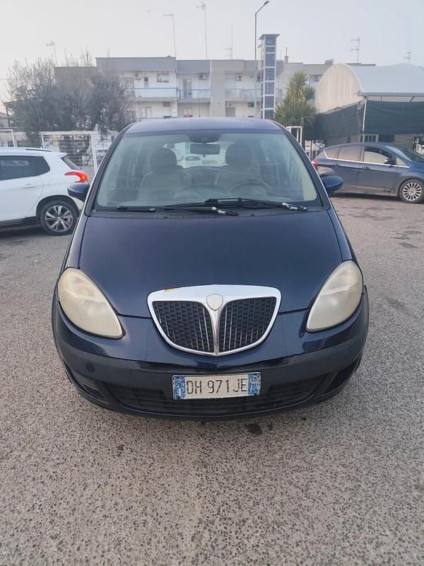 Usata Lancia Musa 90 CV (66 kW) 2007 Blu Monovolume