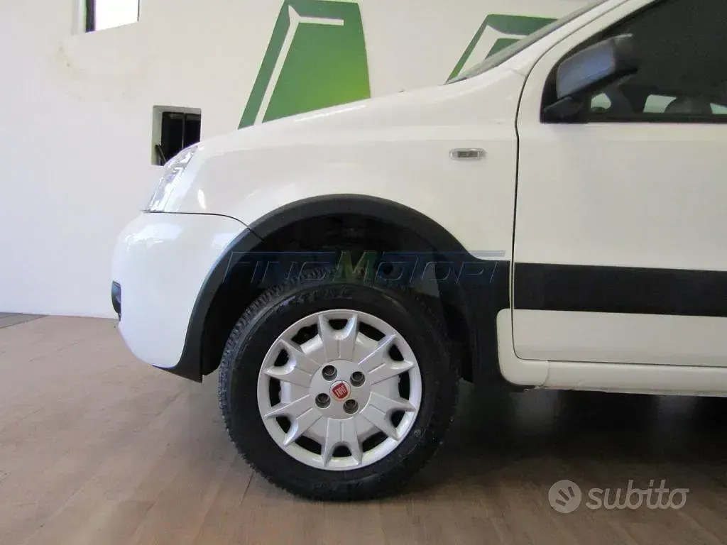 Usata Fiat Panda 4x4 60 CV (44 kW) 2009 Bianco Utilitaria